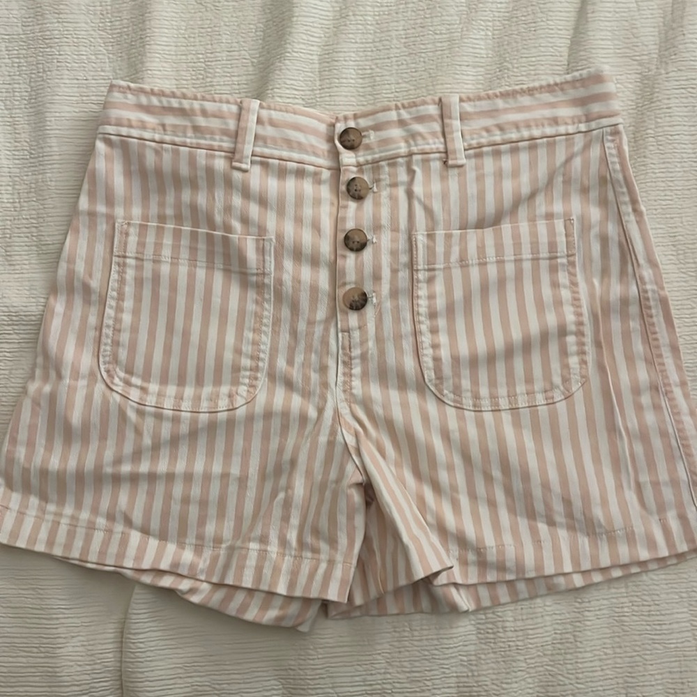 GAP shorts